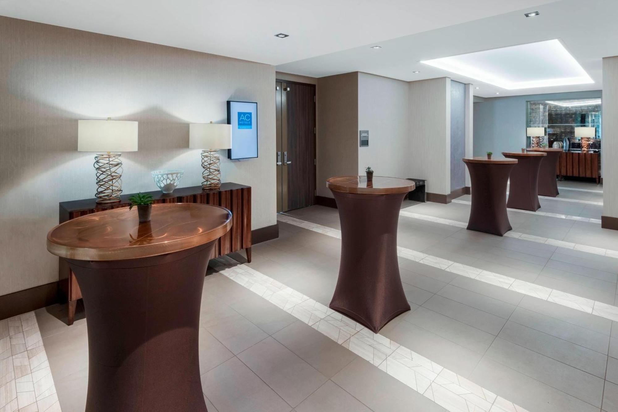 Ac Hotel By Marriott Charlotte City Center Exterior photo